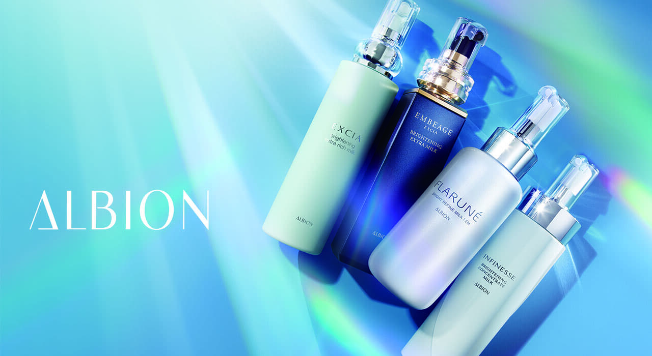 Milk first.
A daily ritual to reveal your real beauty.